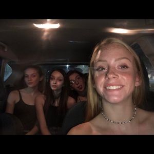 Meet your Posher, Mia